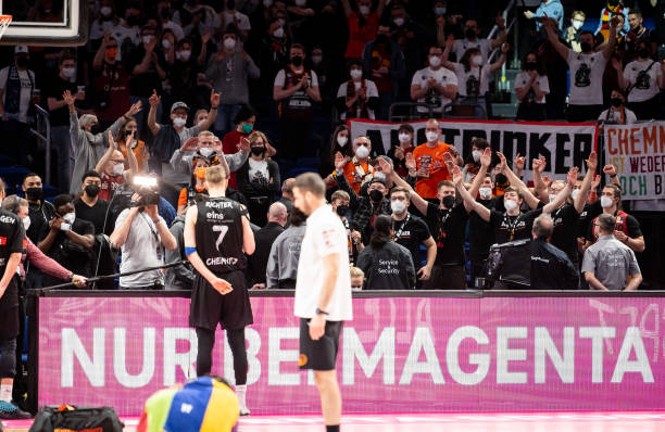 利用水流和 利用水流和