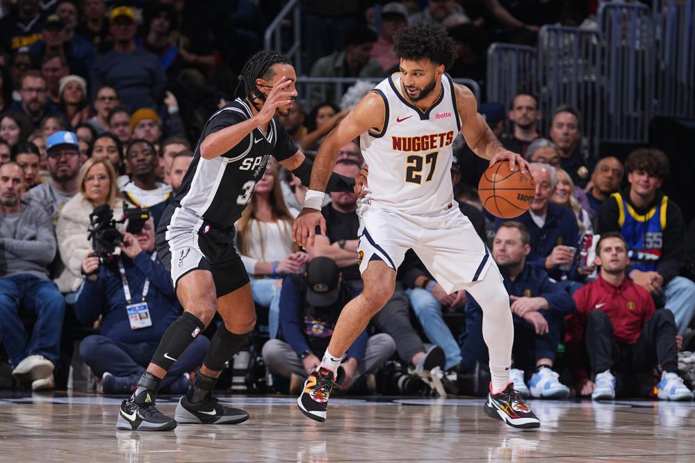 机场外依然 机场外依然